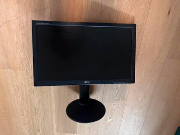 LG monitor 24 inch lcd beschikbaar voor biedingen