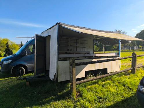 Bierkar op geremde aanhangwagen 4m x 2,1m, Zakelijke goederen, Stock en Retail | Verkoopwagens, Ophalen