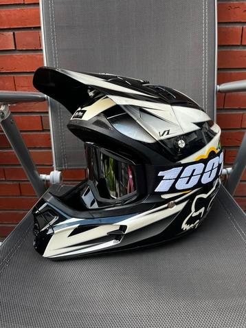 Fox v1 helm beschikbaar voor biedingen