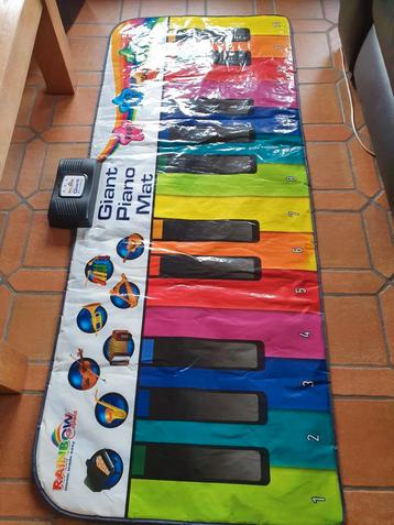 Reuze piano mat beschikbaar voor biedingen