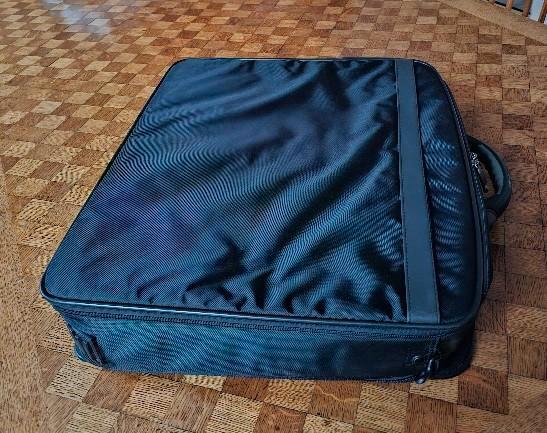 Cartable grand format *DISPONIBLE, Bijoux, Sacs & Beauté, Sacs | Cartables, Comme neuf, Porte-documents ou Cartable, Noir, Enlèvement ou Envoi