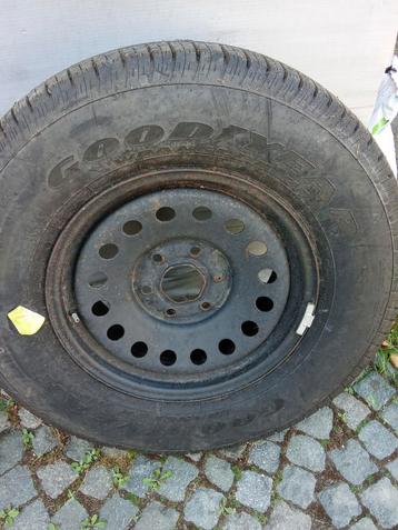 Gratis af te halen, Goodyear band op velg, Enlèvement, Utilisé