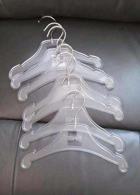 Lot de 7 petits cintres enfants Esprit, Vêtements | Femmes, Cintres, Enlèvement, Enfants