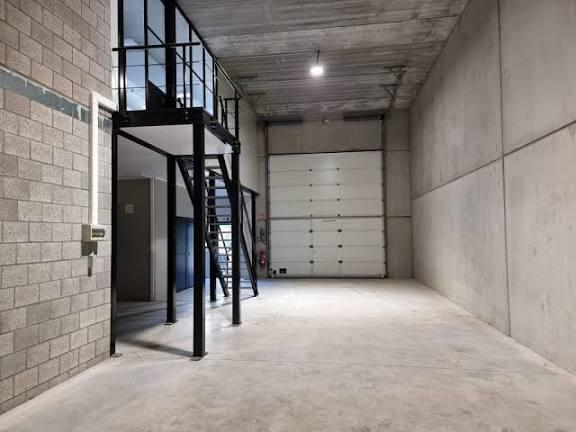 RECHERCHÉ ! Unité Kmo,entrepôt ou local commercial à louer!, Immo, Maisons à vendre