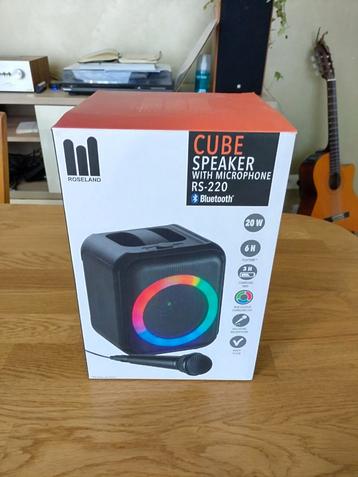 Roseland RS 220 speaker met microfoon beschikbaar voor biedingen