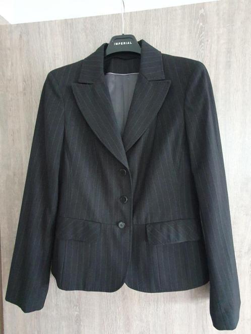 Grijze gestreepte blazer Yessica B42, D40, IT44, Kleding | Dames, Jassen | Winter, Zo goed als nieuw, Maat 42/44 (L), Grijs, Ophalen of Verzenden