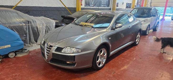 Alfa gt 2.0 jts essence, Autos, Alfa Romeo, Particulier, GT, Essence, Euro 5, Coupé, 2 portes, Boîte manuelle, Argent ou Gris
