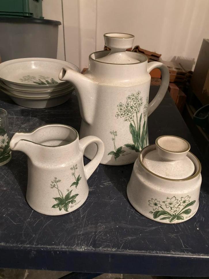 Compleet Noritake Stoneware Mountain Flowers servies, Antiek en Kunst, Antiek | Servies compleet, Ophalen of Verzenden