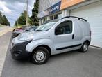 Fiat Fiorino Utilitaire - Boite auto - clim - GPS- sièges c, Auto's, 0 kg, 0 cilinders, Euro 6, Parkeersensor
