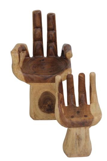 houten handstoel beschikbaar voor biedingen