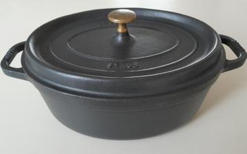  Staub La Cocotte gietijzeren braadpan ovaal - 29cm / 4,2 l beschikbaar voor biedingen