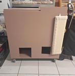 Zelfgemaakte Kattenkast op wieltjes met krabmat opzij, Animaux & Accessoires, Nourriture pour Animaux, Enlèvement, Chat