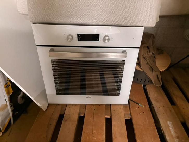 Beko oven, Elektronische apparatuur, Ovens, Zo goed als nieuw, Oven, Ophalen