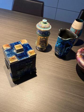 Vaasjes  beschikbaar voor biedingen