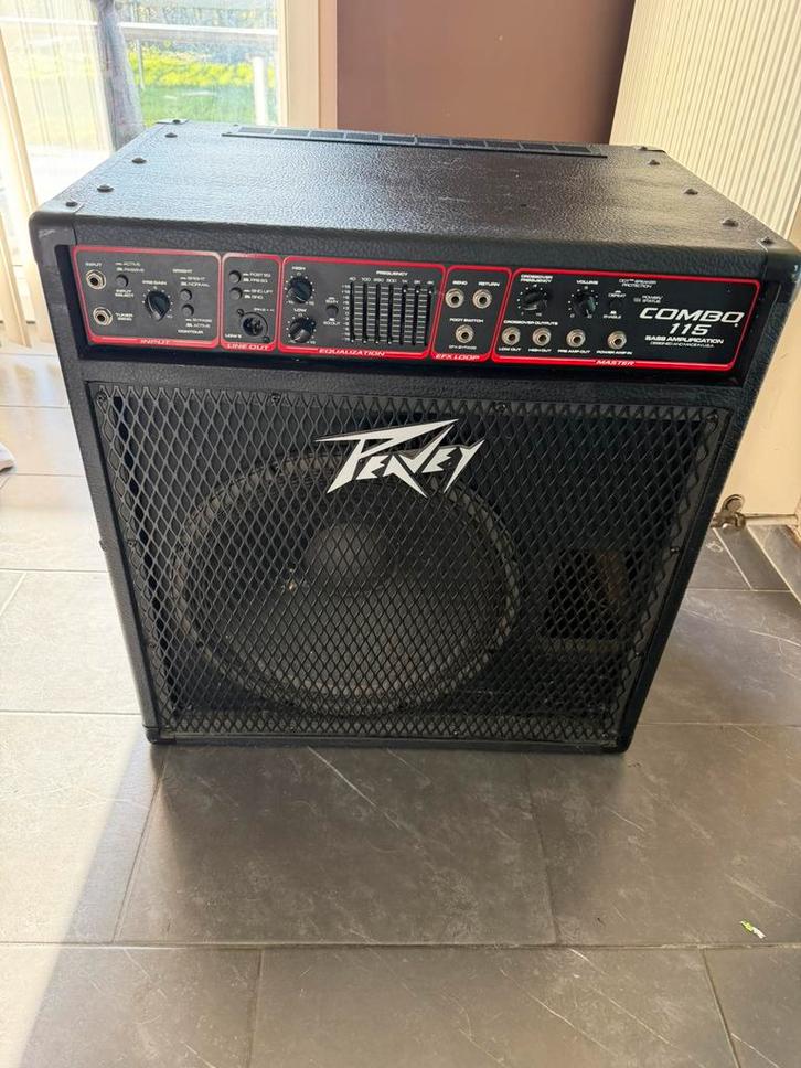 Ampli bass PEAVEY combo 115, Musique & Instruments, Amplis | Basse & Guitare, Utilisé, Guitare basse, 100 watts ou plus, Enlèvement