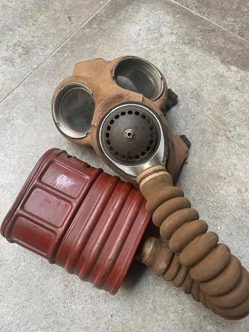 WW2 Masque à Gaz britannique MK IV 1940  disponible aux enchères