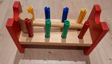 Houten hamerset beschikbaar voor biedingen