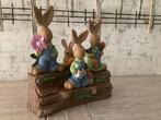 Haasjesfamilie op boomstam, Ophalen of Verzenden, Nieuw, Fantasy