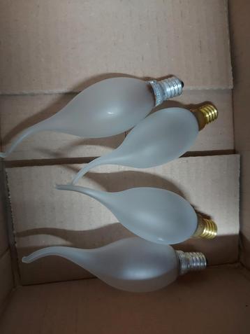 4 lampen tip kaars - 230V - 15W