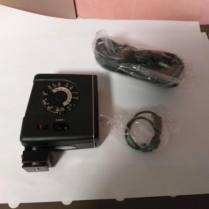 Flash électronique KAKO 920 (neuf), TV, Hi-fi & Vidéo, Photo | Flash, Neuf, Enlèvement ou Envoi