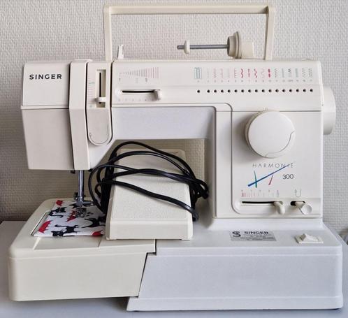 GAAT NIET AAN!!! Naaimachine SINGER GARMONIE 300, Hobby en Vrije tijd, Naaimachines en Toebehoren, Gebruikt, Naaimachine, Singer