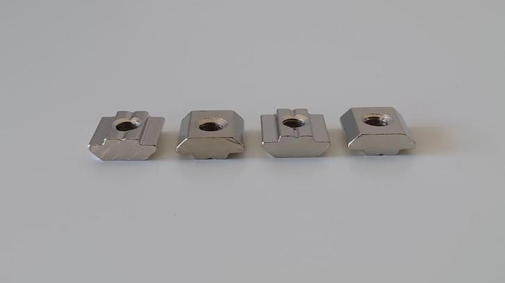 Lot de 4 écrous T M6 pour base Fanatec CSL DD / GT DD PRO, Consoles de jeu & Jeux vidéo, Jeux | Autre, Neuf, Envoi