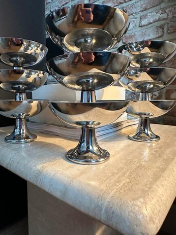 Vintage 1950’ stainless steel Alessi ijscoupes , ITALY beschikbaar voor biedingen