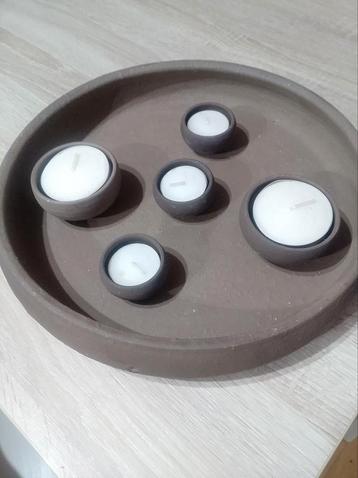 Aarden schotel  beschikbaar voor biedingen