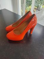 Damesschoenen hakken oranje laquee maat 35, Vêtements | Femmes, Chaussures, Enlèvement ou Envoi, Comme neuf, Orange