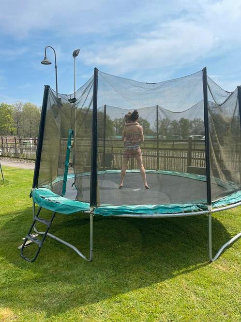 Mooie grote trampoline 4,30m goede staat, Kinderen en Baby's, Speelgoed | Buiten | Trampolines, Ophalen