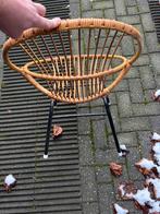 Vintage Rotan stoel met metalen poten, Huis en Inrichting, Ophalen, Gebruikt, Bruin, Vintage