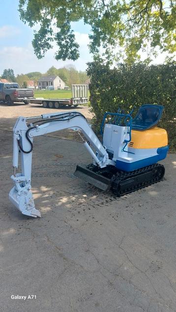Minigraver kubota  600kg met zwengiek. Topstaat!, Zakelijke goederen, Machines en Bouw | Kranen en Graafmachines, Ophalen