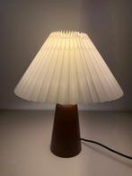 Tafel lamp Nordic Glow – houten voet & lichte kap, Verzenden, Nieuw