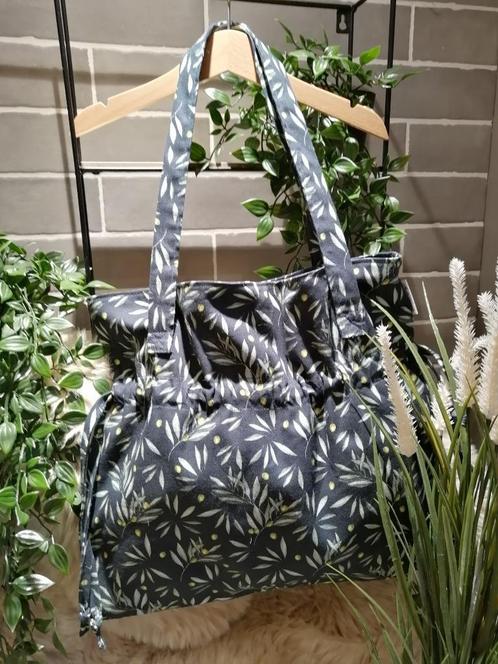 Handgemaakte Trendy Totes bags by NaaiKantje, model Rose., Handtassen en Accessoires, Tassen | Schoudertassen, Nieuw, Overige merken