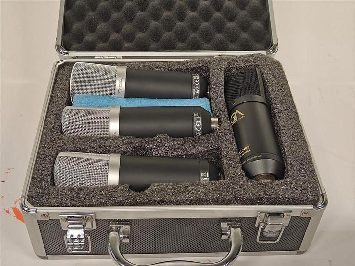 A7050. Mooie set van 4 microfoons in koffer. Trust GXT 252 E, Muziek en Instrumenten, Microfoons, Gebruikt, Ophalen of Verzenden