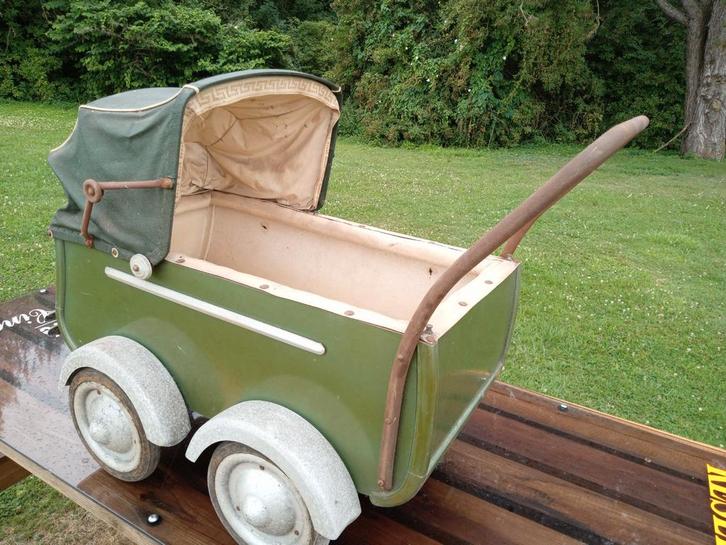 ancien landau à poupée, année 30, Antiek en Kunst, Antiek | Speelgoed, Ophalen