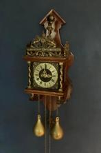 Ancienne horloge de Zaandam - Atlas portant le monde, Antiek en Kunst, Antiek | Klokken, Ophalen
