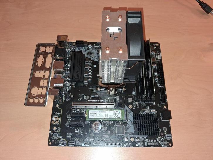 Msi moederbord, Ryzen 5, 16gb ram, RX6400, Computers en Software, Moederborden, Zo goed als nieuw, AMD, DDR4, Ophalen