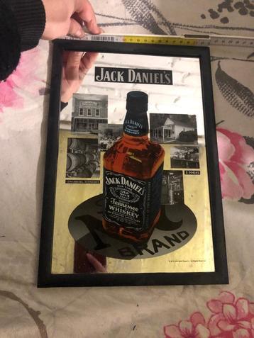 Cadre miroir Jack Daniel’s, Enlèvement