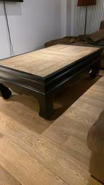 Salontafel zwart met houten blad, Huis en Inrichting, Tafels | Salontafels, Ophalen, Gebruikt, Ovaal, Landelijk strak