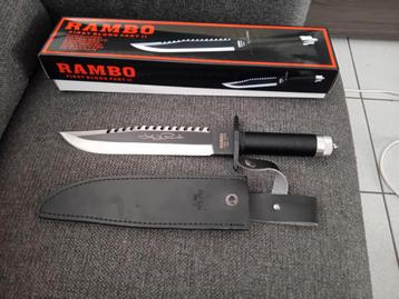 Nieuw mes van rambo met kompas beschikbaar voor biedingen