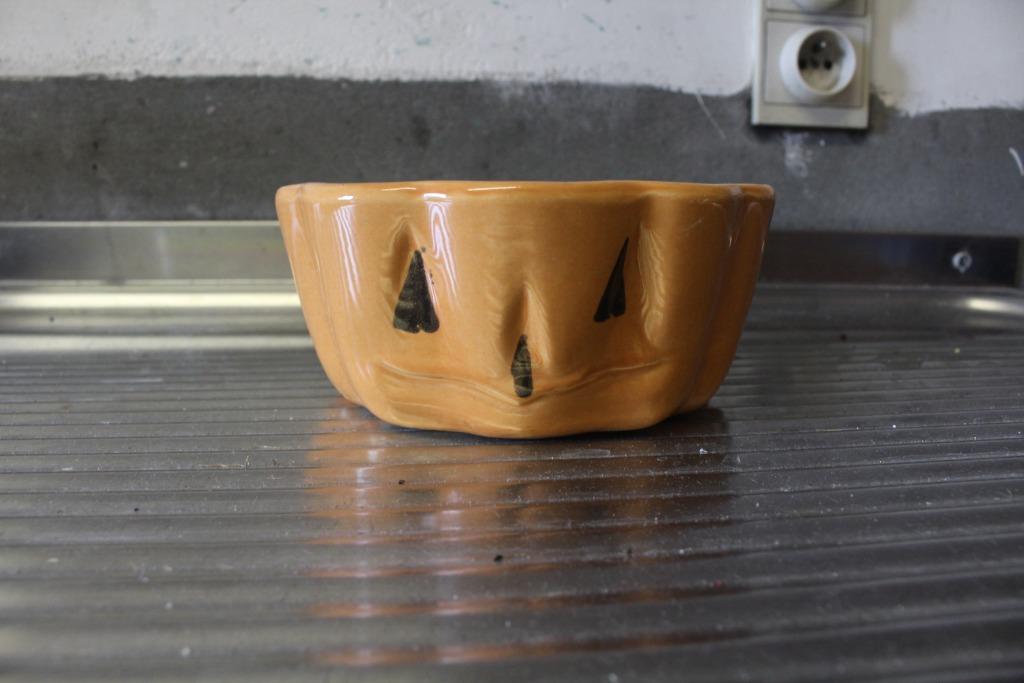 Halloween ovenschaal. 2stuks, Huis en Inrichting, Keuken | Servies, Gebruikt, Schaal of Schalen, Overige stijlen, Aardewerk, Ophalen of Verzenden