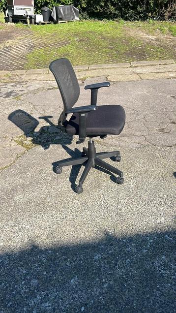 Chaise bureau  beschikbaar voor biedingen