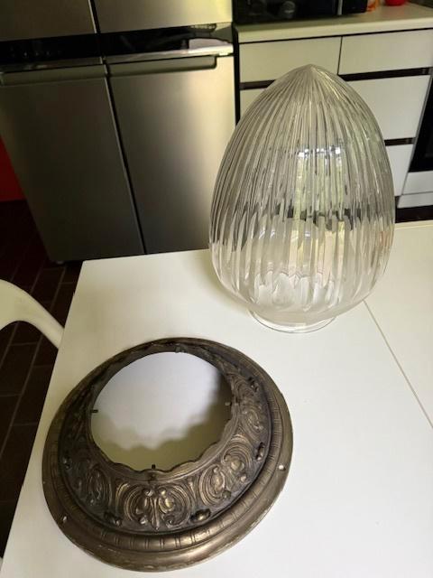 Plafonnier ancien vers 1920,  verre et bronze, Maison & Meubles, Lampes | Plafonniers, Utilisé, Verre, Métal, Enlèvement ou Envoi