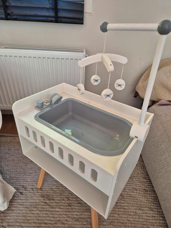 ByAstrup - commode met badje voor poppen, Kinderen en Baby's, Speelgoed | Houten speelgoed, Zo goed als nieuw, Meubelstuk of Keukentje