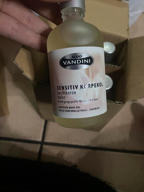 Aldo Vandini Bodyoil 100 ml, Handtassen en Accessoires, Uiterlijk | Lichaamsverzorging, Ophalen
