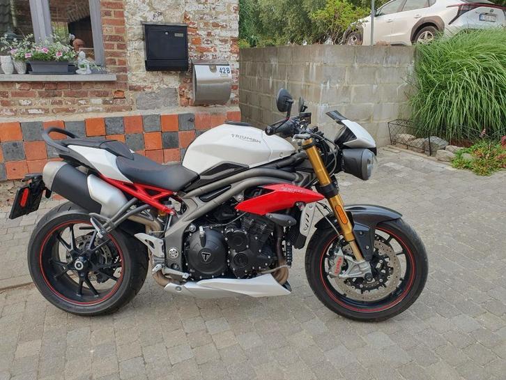 Triumph speed triple R 1050 - 2018, Motoren, Motoren | Triumph, Particulier, Sport, meer dan 35 kW, 3 cilinders, Motorrijbewijs A