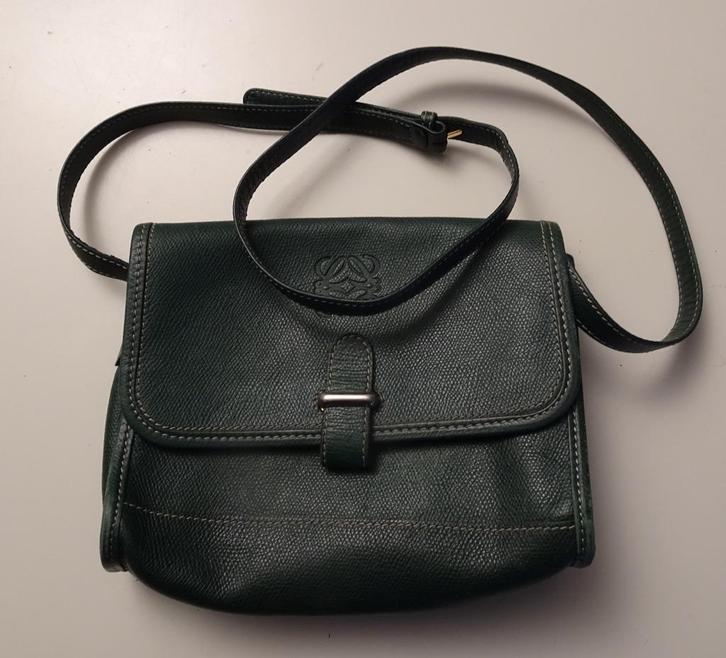 Loewe Madrid schoudertas, Handtassen en Accessoires, Tassen | Schoudertassen, Gebruikt, Groen, Leer, Ophalen of Verzenden