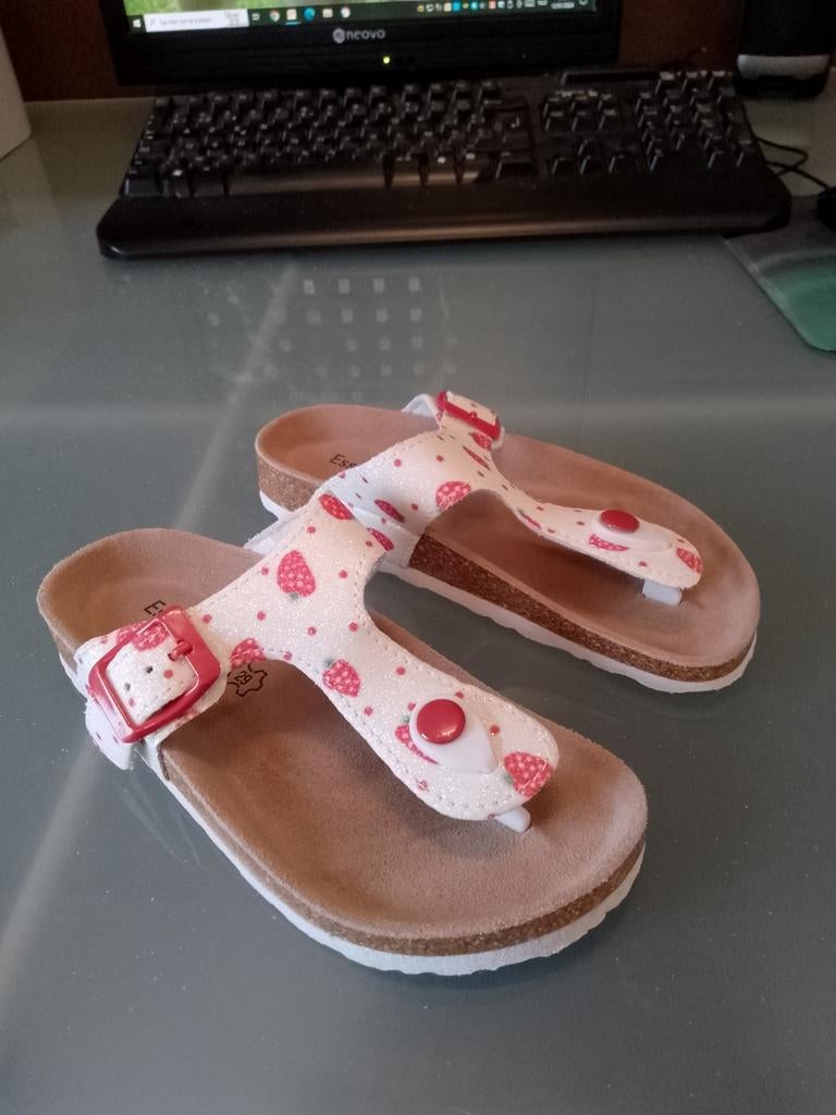 Teenslippers maat 29, Enlèvement ou Envoi, Comme neuf