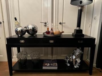 SIDETABLE VINTAGE PIANOZWART WANDTAFEL Eichholtz Military beschikbaar voor biedingen